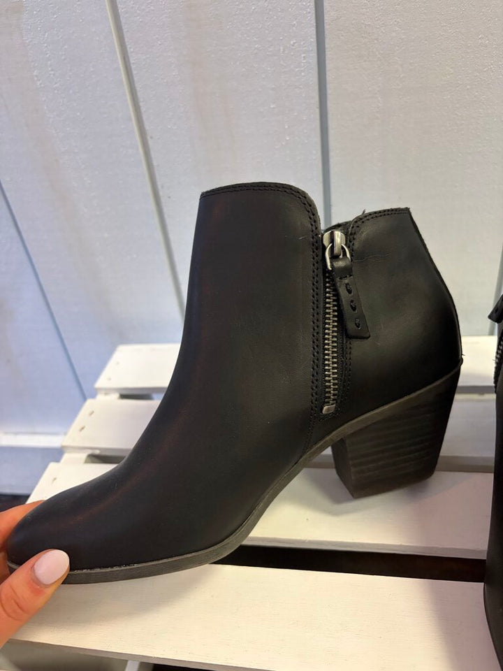 Frye Judith Double Zip Ankle Bootie - Size 7