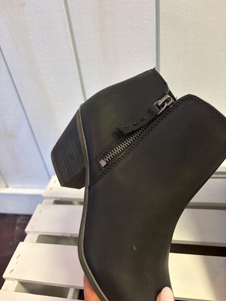 Frye Judith Double Zip Ankle Bootie - Size 7
