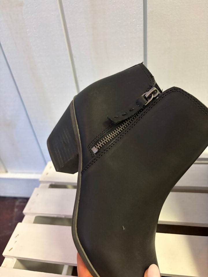 Frye Judith Double Zip Ankle Bootie - Size 7