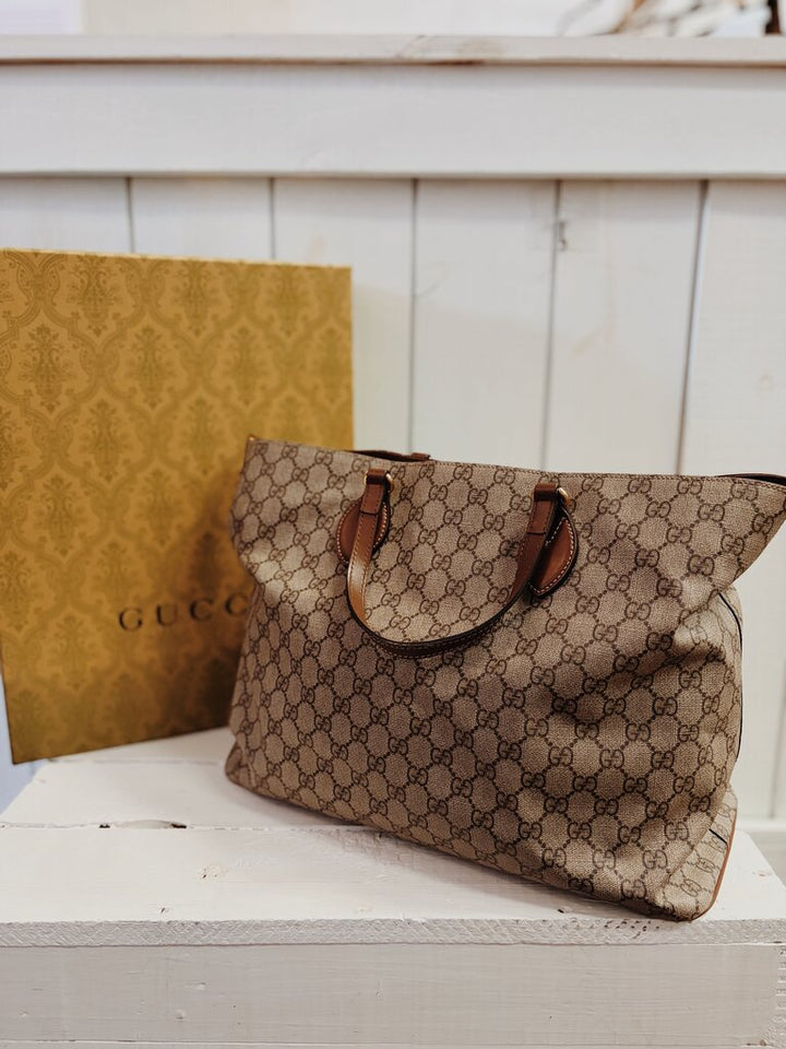 Gucci GG Supreme Monogram Soft Medium Crossbody Tote