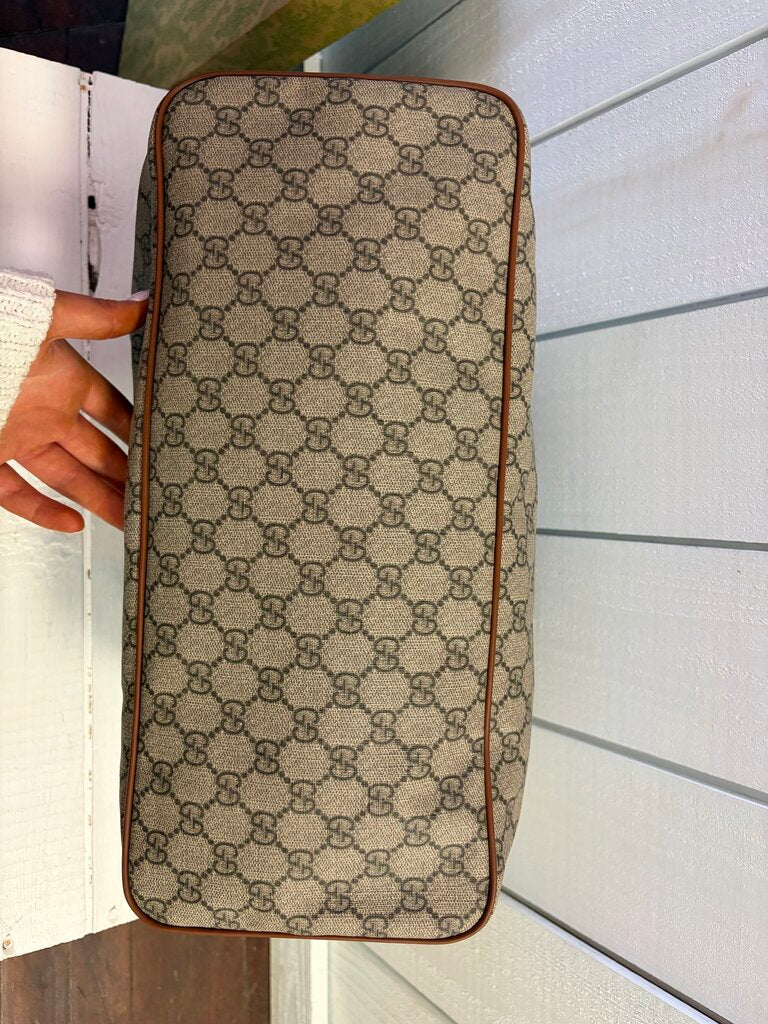 Gucci GG Supreme Monogram Soft Medium Crossbody Tote