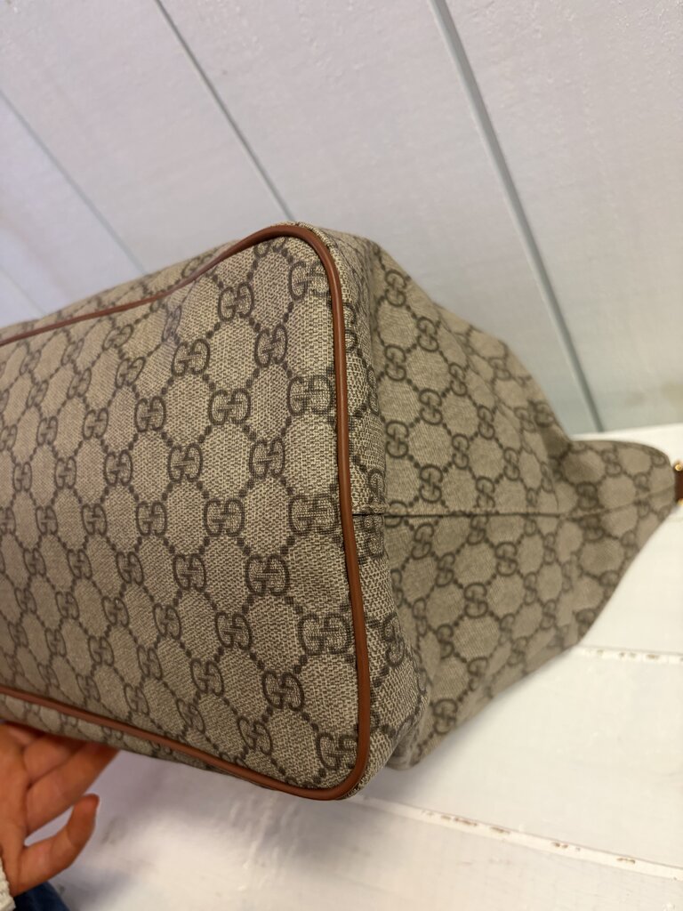 Gucci GG Supreme Monogram Soft Medium Crossbody Tote