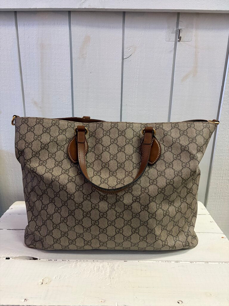 Gucci GG Supreme Monogram Soft Medium Crossbody Tote