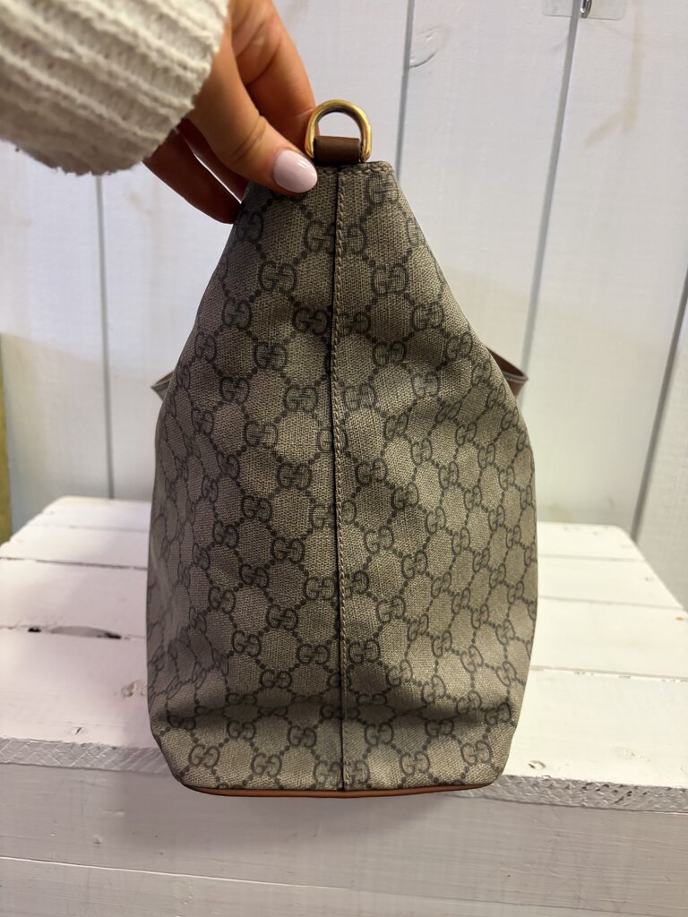 Gucci GG Supreme Monogram Soft Medium Crossbody Tote