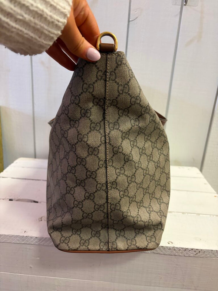 Gucci GG Supreme Monogram Soft Medium Crossbody Tote