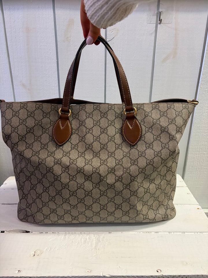 Gucci GG Supreme Monogram Soft Medium Crossbody Tote