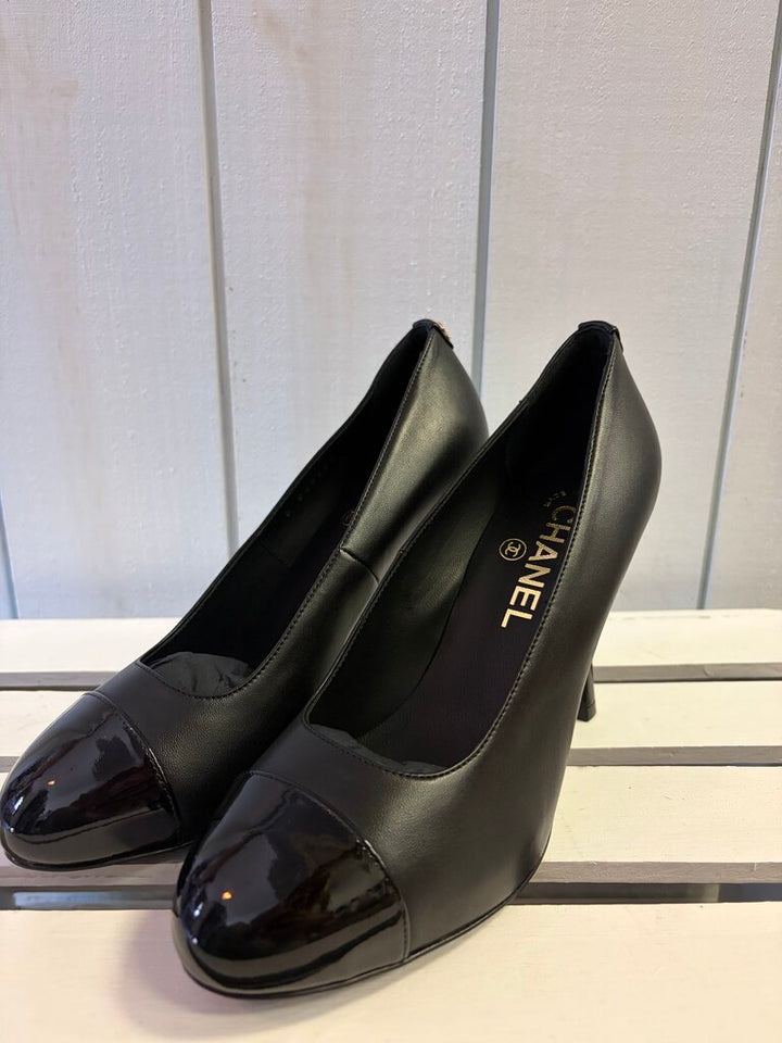 Chanel NIB Lambskin and Patent Calfskin Pumps - Size 36.5(Retails $1325)