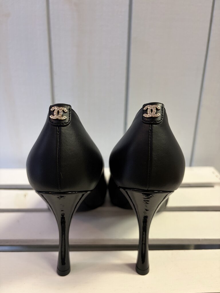Chanel NIB Lambskin and Patent Calfskin Pumps - Size 36.5(Retails $1325)