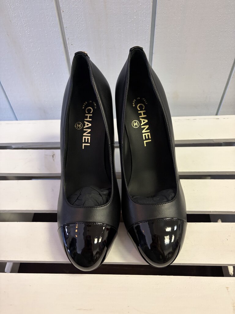 Chanel NIB Lambskin and Patent Calfskin Pumps - Size 36.5(Retails $1325)