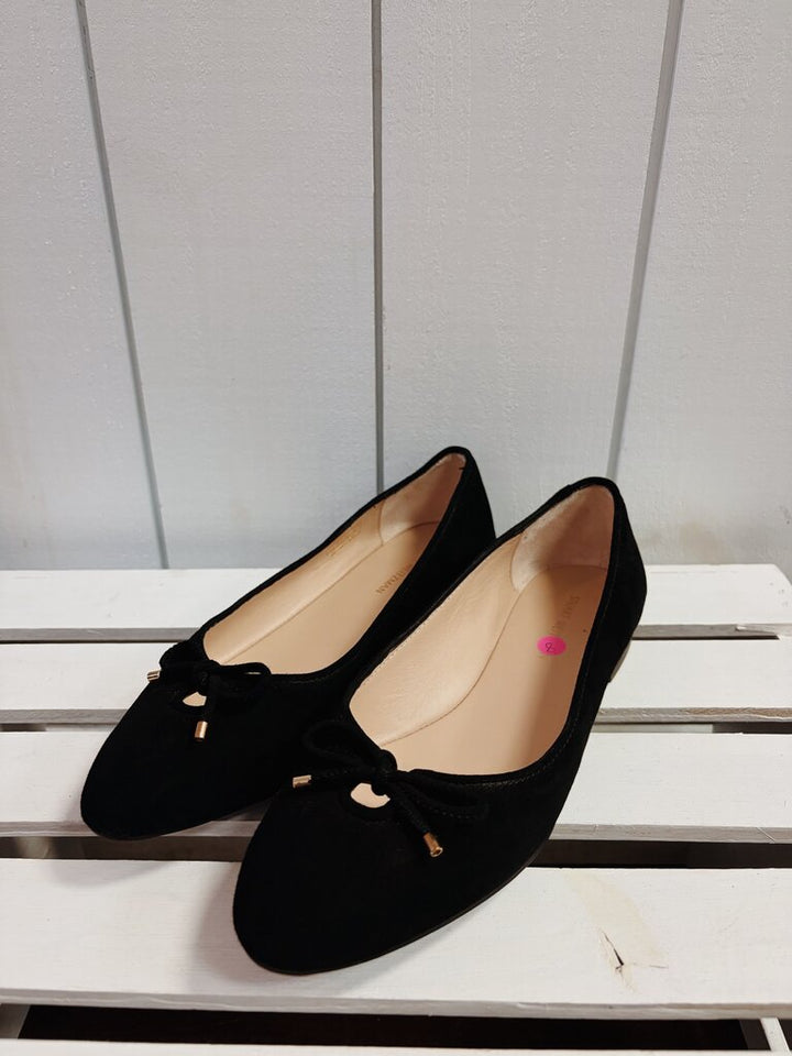 Stuart Weitzman Gabby Suede Ballet Flat - Size 8
