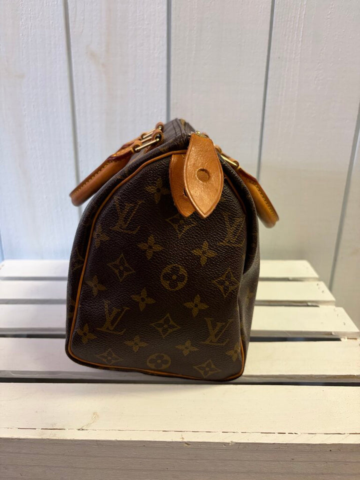 Louis Vuitton Monogram Speedy 25