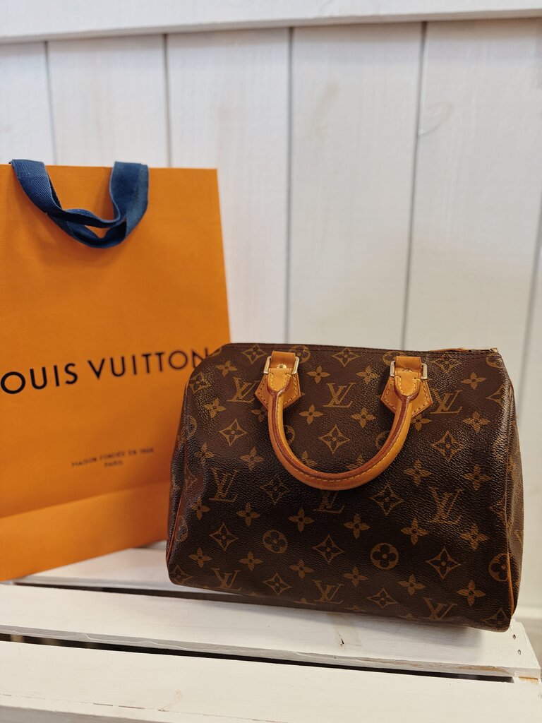 Louis Vuitton Monogram Speedy 25
