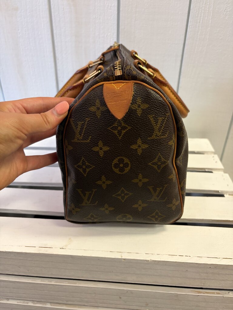 Louis Vuitton Monogram Speedy 25