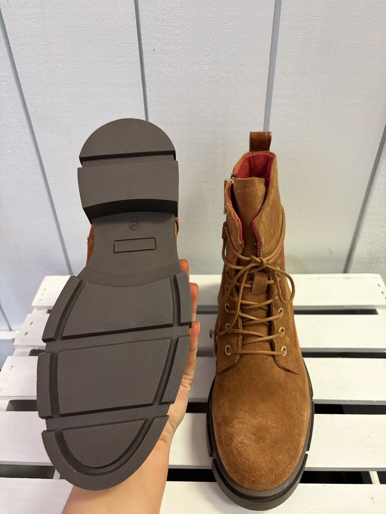 Saint + Sofia NIB Noho Leather Boot - Size 38(Retails for $329)