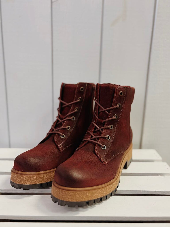 Taos Main Street Boot in Garnet Rugged - Size 38