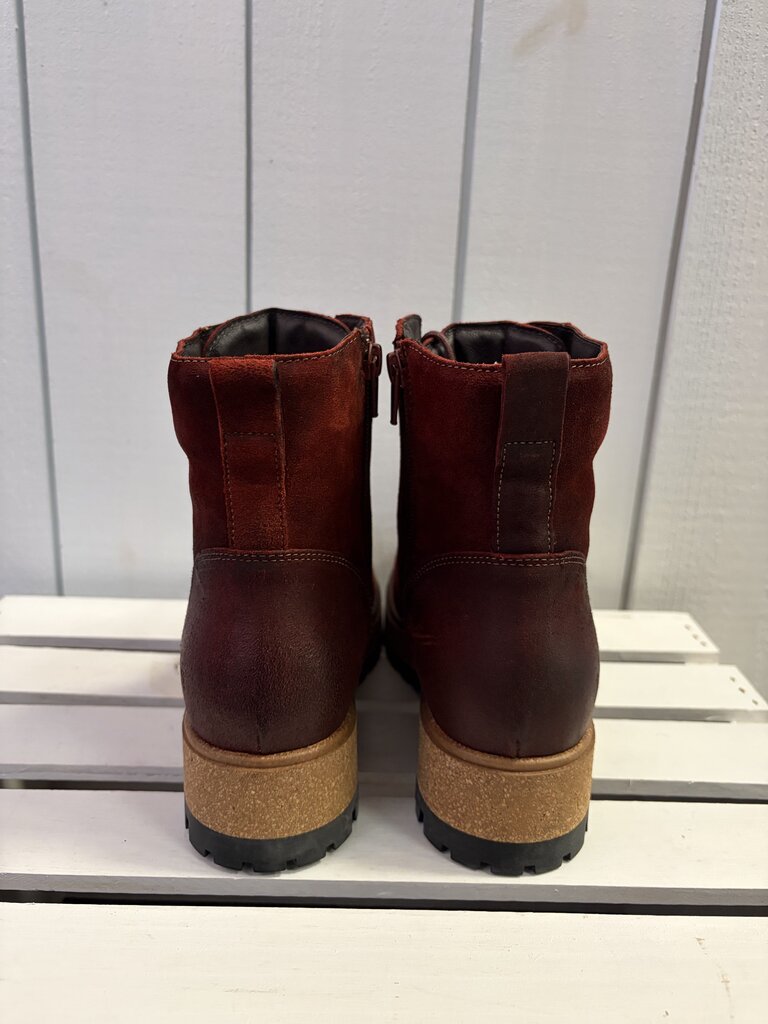 Taos Main Street Boot in Garnet Rugged - Size 38