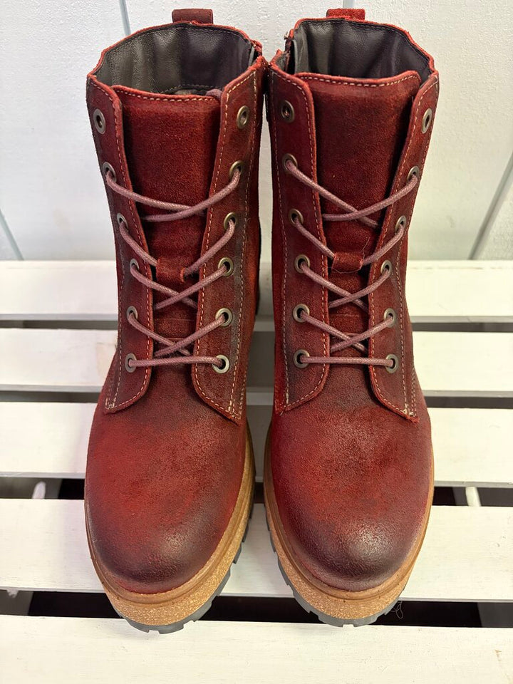 Taos Main Street Boot in Garnet Rugged - Size 38