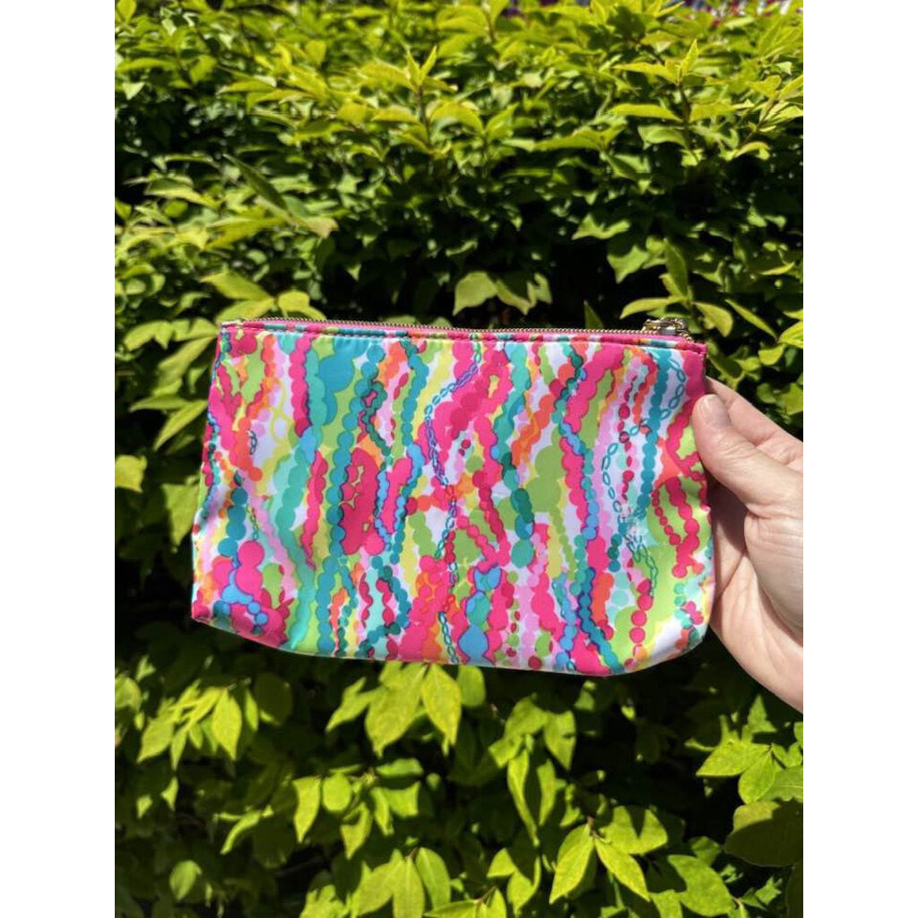 Lilly Pulitzer Cosmetic Pouch – Chic Boutique Consignments Lily Pulitzer cosmetic bag main image 0