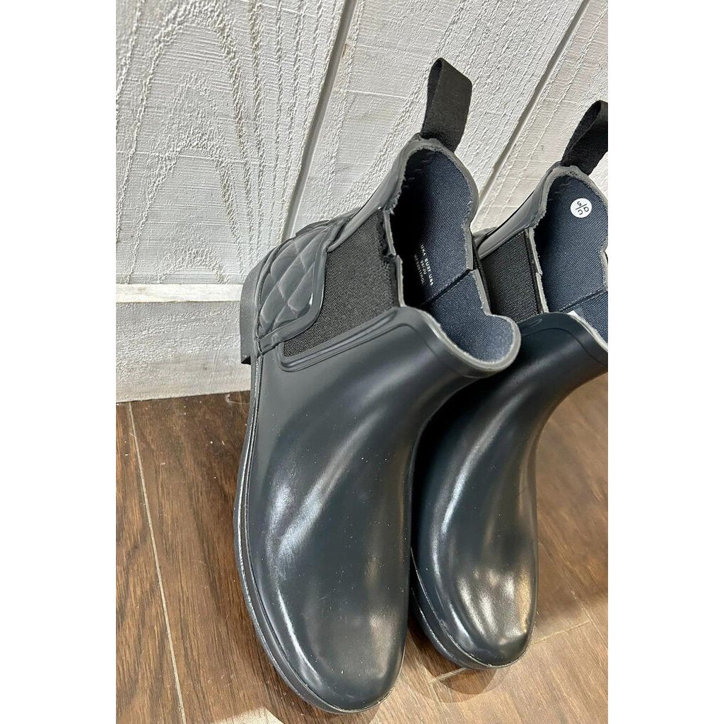 Hunter Chelsea Quilted Short Boots in Grey Flawed - Size 6