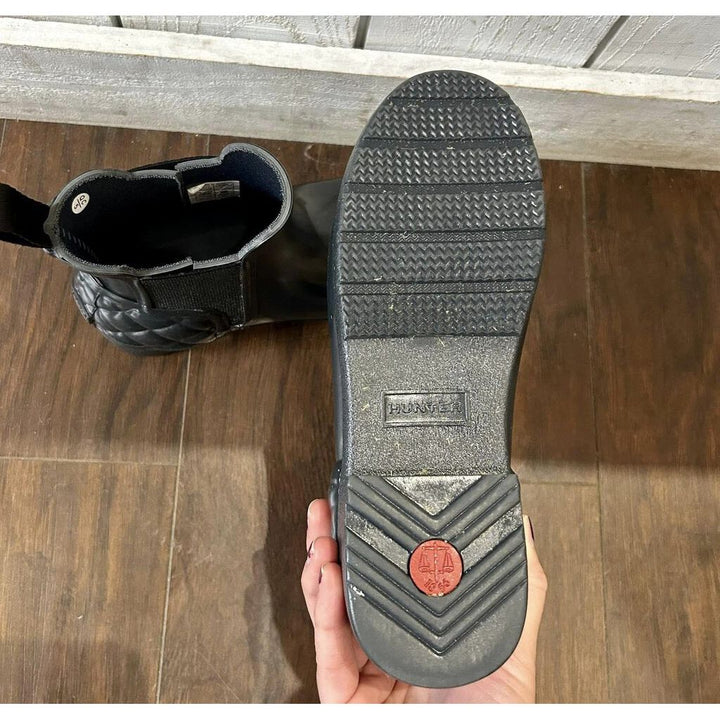 Hunter Chelsea Quilted Short Boots in Grey Flawed - Size 6