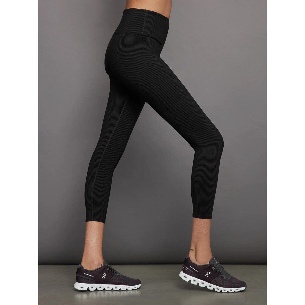 Carbon 38 Ribbed 7/8 Leggings in Black - Size Small – Chic